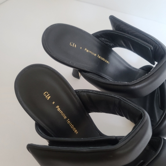 Gia Borghini x Pernille | Teisbaek Two Strap Sandals in Antracite Black Size 10 - Picture 5 of 14